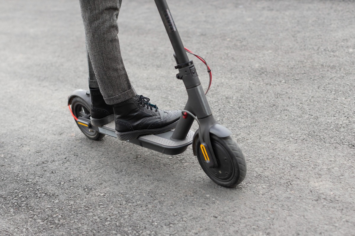 Rivoluzione monopattini: senza targa e assicurazione scattano multe fino a 400 euro - 