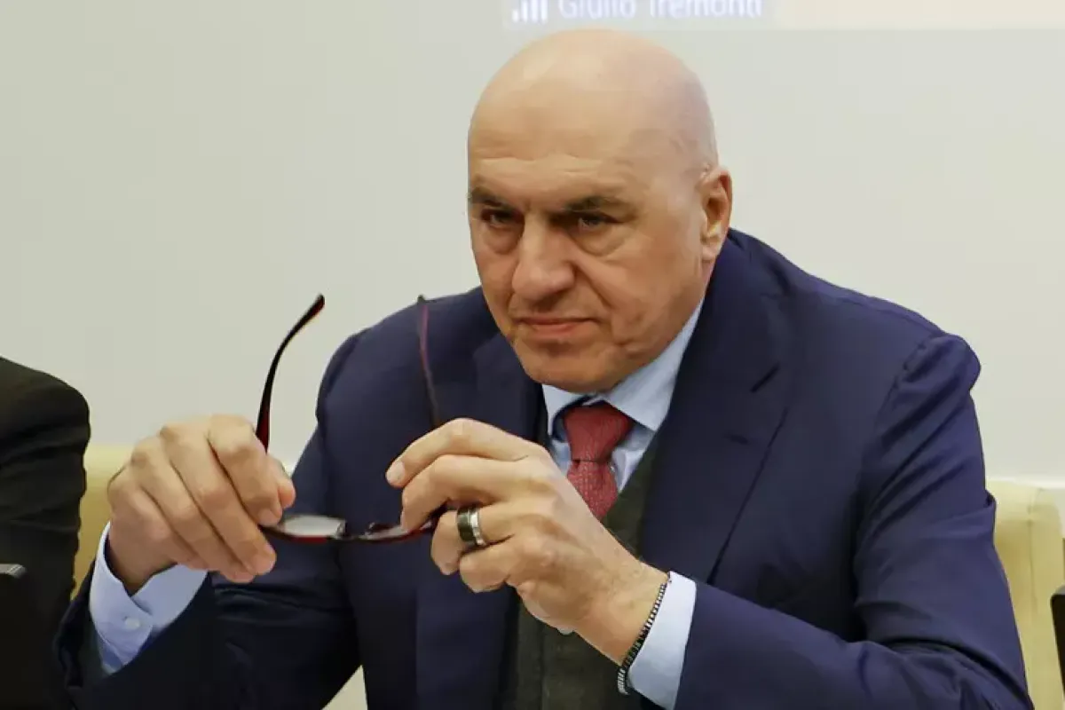 Smart working e taglio dei consumi: il governo prepara il piano sull’emergenza energia -  Crosetto © Ansa