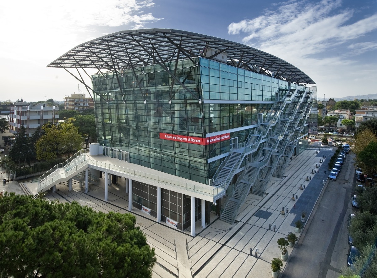 Riccione mette in vendita dieci posti auto nel cuore della città - 