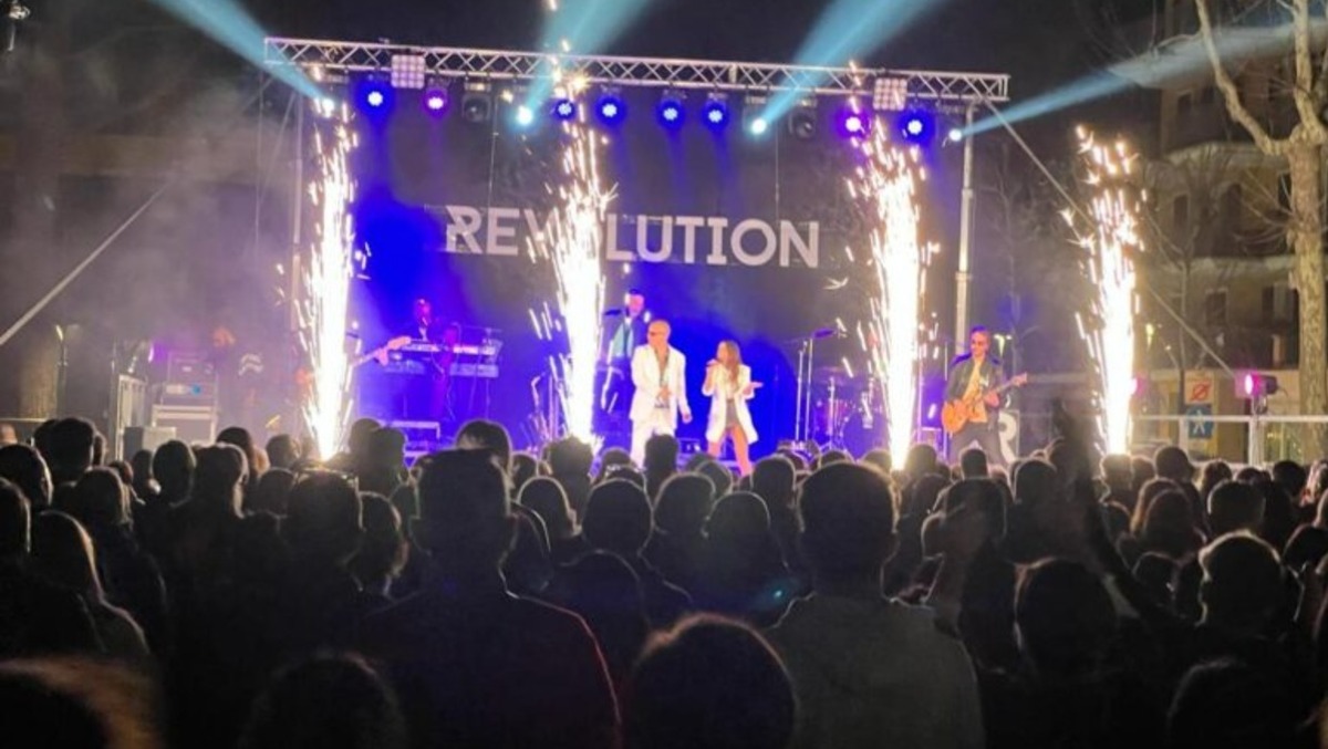 Pasqua a Misano con il mercatino e il concerto dei Revolution - 