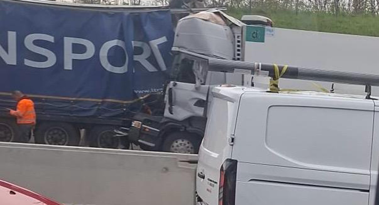 Rimini, violento incidente tra mezzi pesanti sull’A14: traffico in tilt - Il luogo dell'incidente