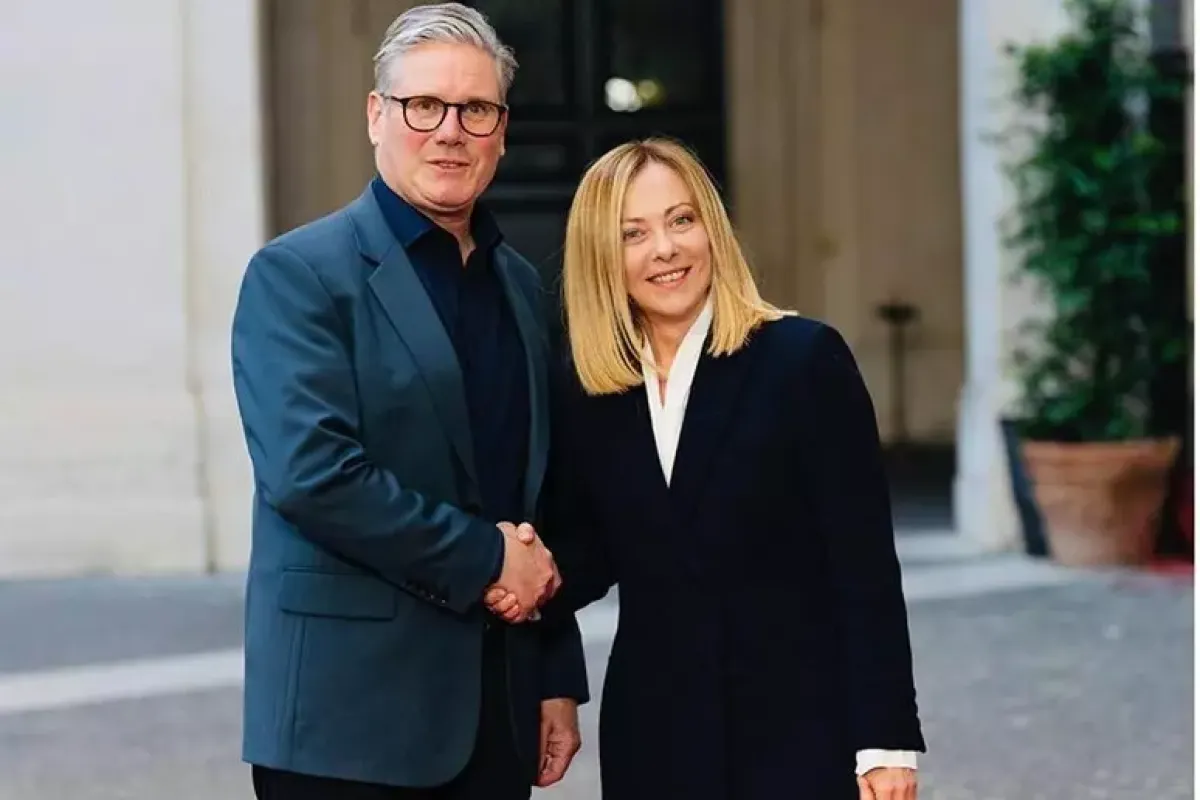 Starmer e Meloni chiedono una de-escalation: tensioni su Hormuz, Vienna nega i sorvoli agli USA - © Ansa