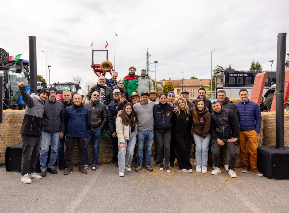 Rombo di motori per ricordare "Luna", ma non solo: la festa del Quartiere 11 è un successo - 