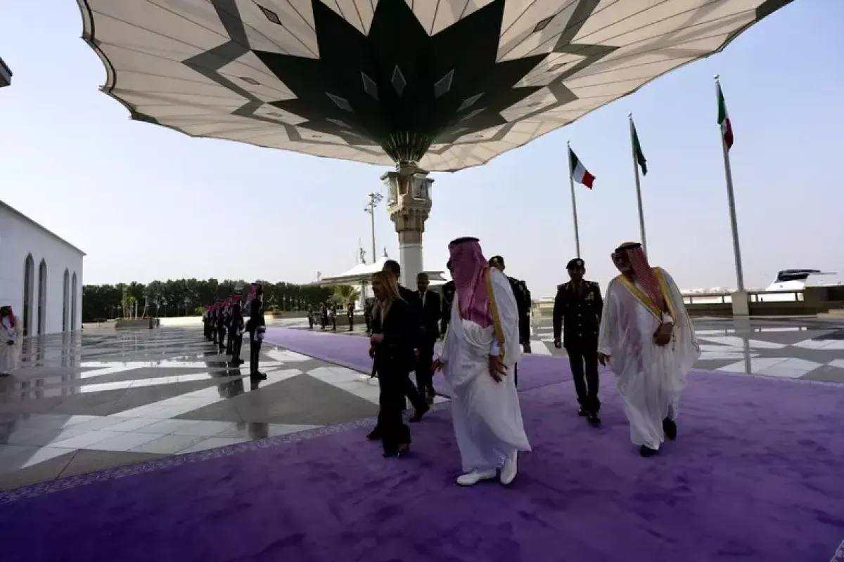 Meloni in missione nel Golfo, l’opposizione attacca: “Vuole distogliere l’attenzione dai problemi interni” - © Ansa