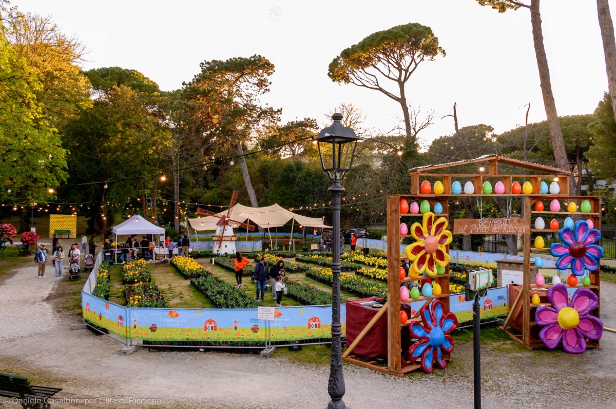 Pasqua da pienone a Riccione: centro, spiagge ed eventi trainano il primo boom di stagione - Ph Casalboni