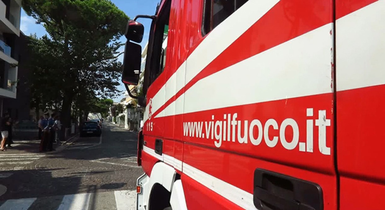 Incendio in un casolare abbandonato: trovato un corpo carbonizzato   - 