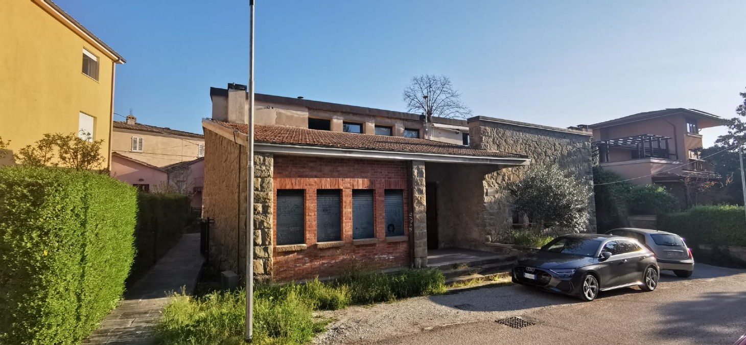 Novafeltria, nuovo spazio di aggregazione aperto intitolato all'ex Podestà Cucci: è polemica - 