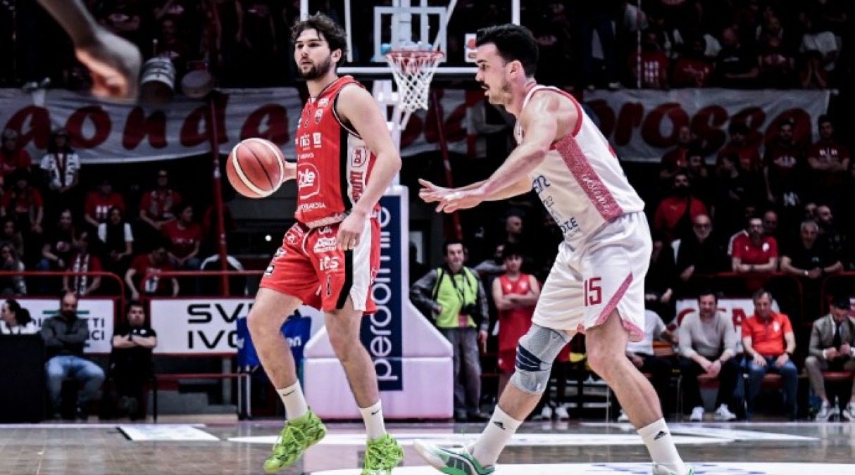 Basket A2, Dole vincente a Pistoia (84-90) - 