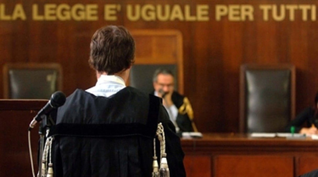 Rapina in stazione, 34enne assolto: la vittima non lo riconosce in aula - 