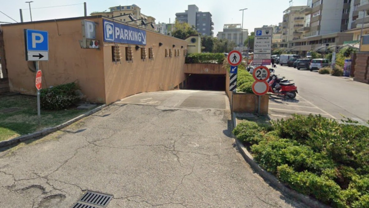 Riccione, il Comune mette in vendita gli spazi del parcheggio Curiel - Parcheggio Curiel di Riccione