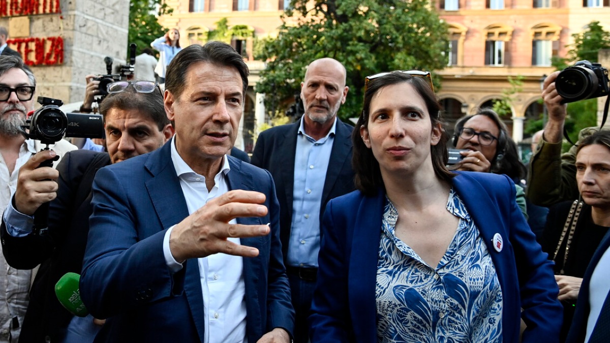 Sondaggi: centrodestra avanti di un soffio, sfida Schlein-Conte per la leadership del centrosinistra - © Ansa