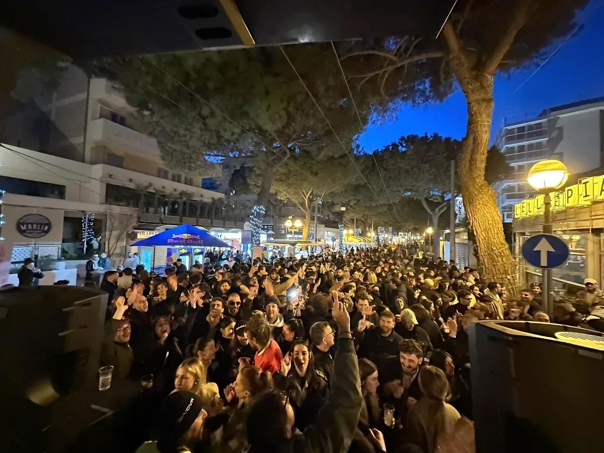 "Viale bloccato, parcheggi selvaggi, orde di visitatori cavallette": Elli boccia il Beat Fest di Rimini - Beat Fest (la foto si riferisce all'edizione 2025 ed è utilizzata a carattere dimostrativo, non connessa alle singole parole di Elli)