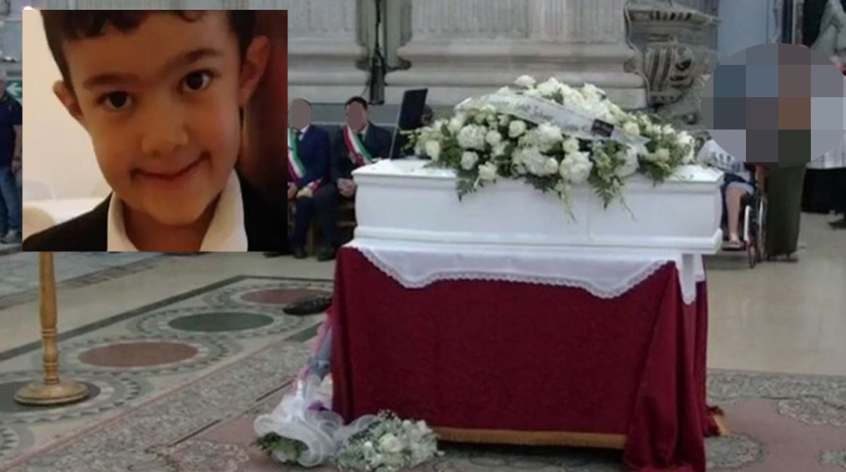 L'ultimo saluto a Matteo Brandimarti: il commosso abbraccio di San Benedetto del Tronto - foto di repertorio (Ansa)