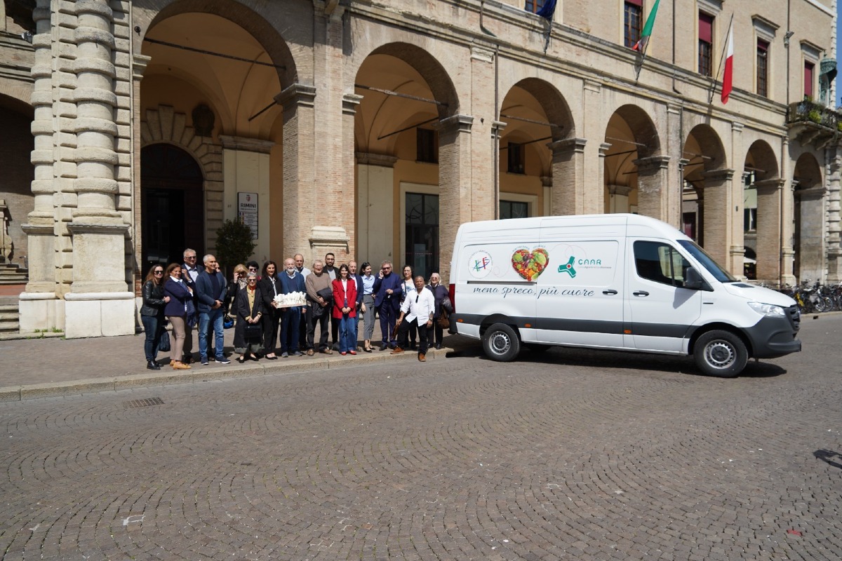 Rimini, Logistica Solidale del CAAR: in tre anni distribuite oltre 1.800 tonnellate di frutta e verdura - 