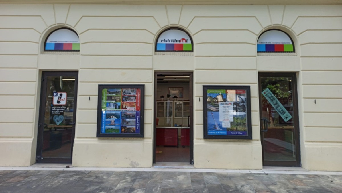 Rimini, ex sportello bancario a bando: locazione per attività direzionali - Palazzina Roma