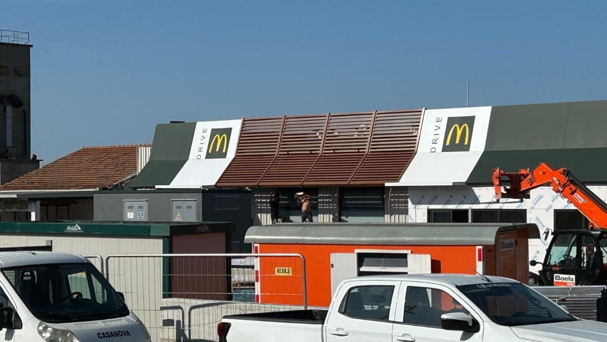 Sulla Marecchiese spunta l'insegna McDonald's: proseguono spediti i lavori - Il cantiere del nuovo McDonald's di Villa Verucchio