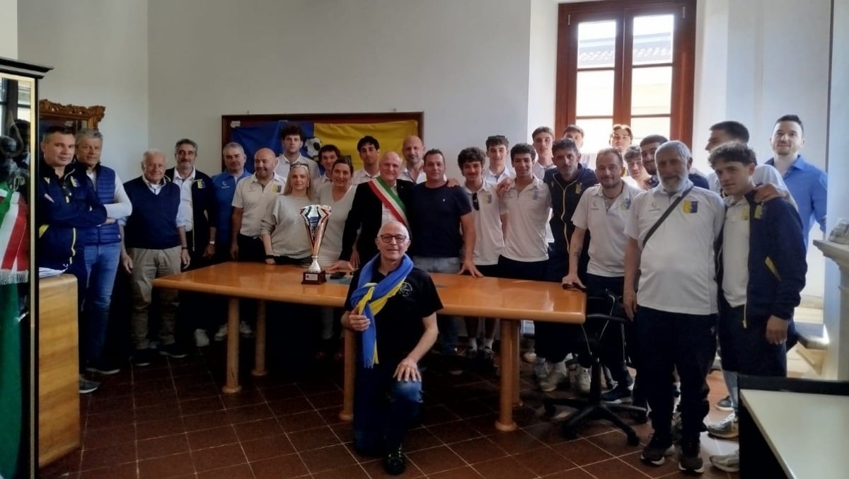 Novafeltria Calcio ricevuto dal sindaco dopo la vittoria della coppa: "Siamo orgogliosi di voi" - 