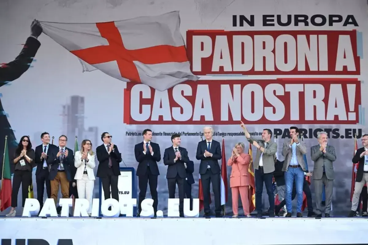 Salvini in piazza con i sovranisti a Milano: attacchi a Ue e Fmi - © Ansa