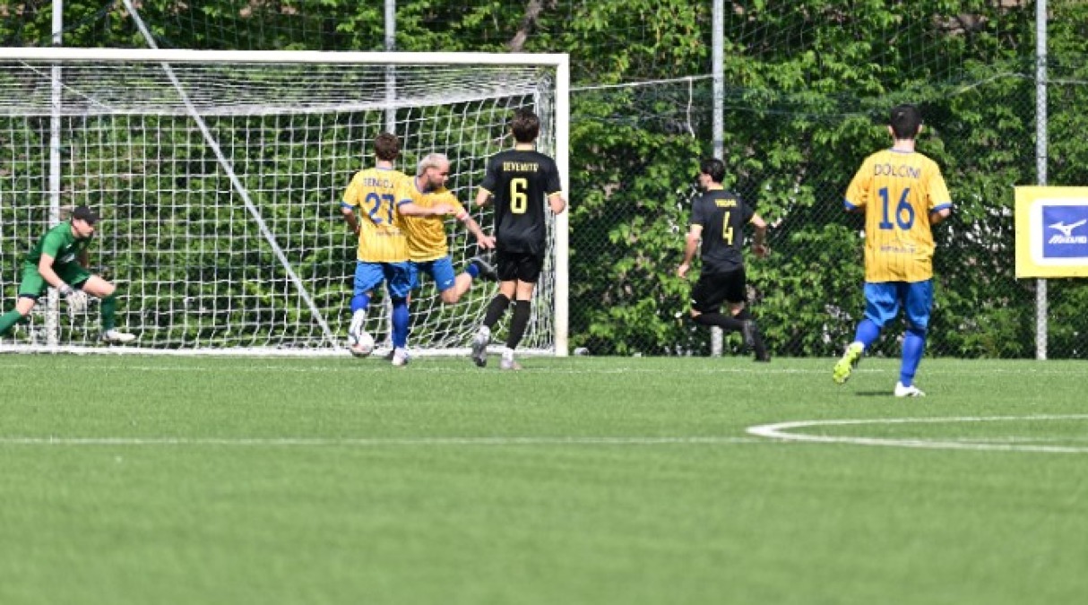 Calcio RSM: Prandelli-gol, Tre Fiori ad un punto dallo scudetto - Prandelli in azione (foto FSGC)