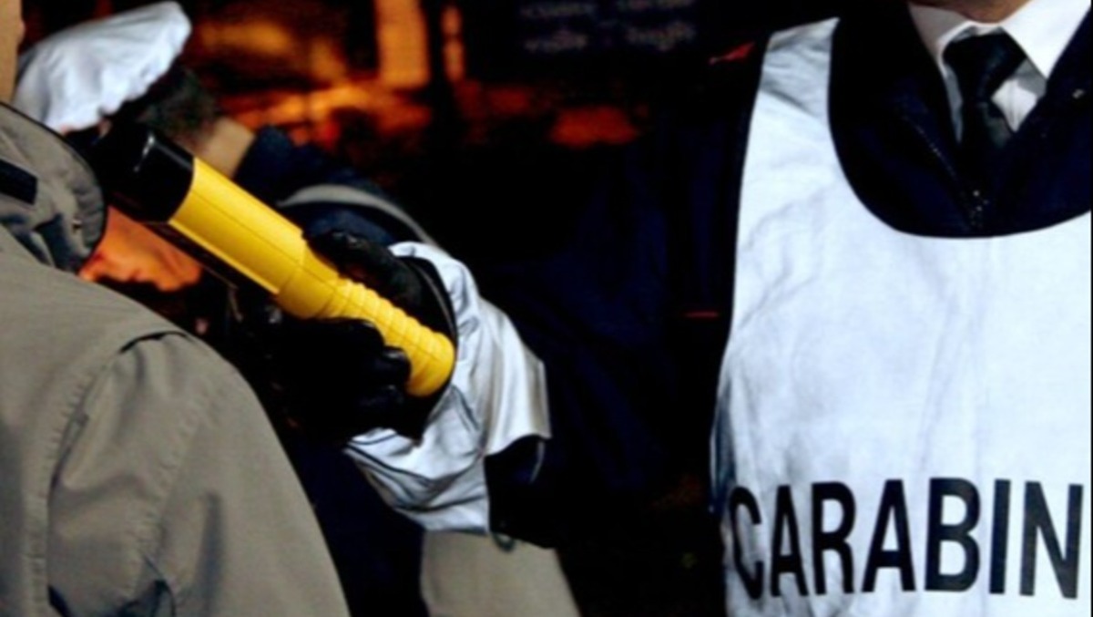 Novafeltria, 57enne alla guida con un tasso record: quasi cinque volte oltre il limite - Etilometro (foto Ansa)