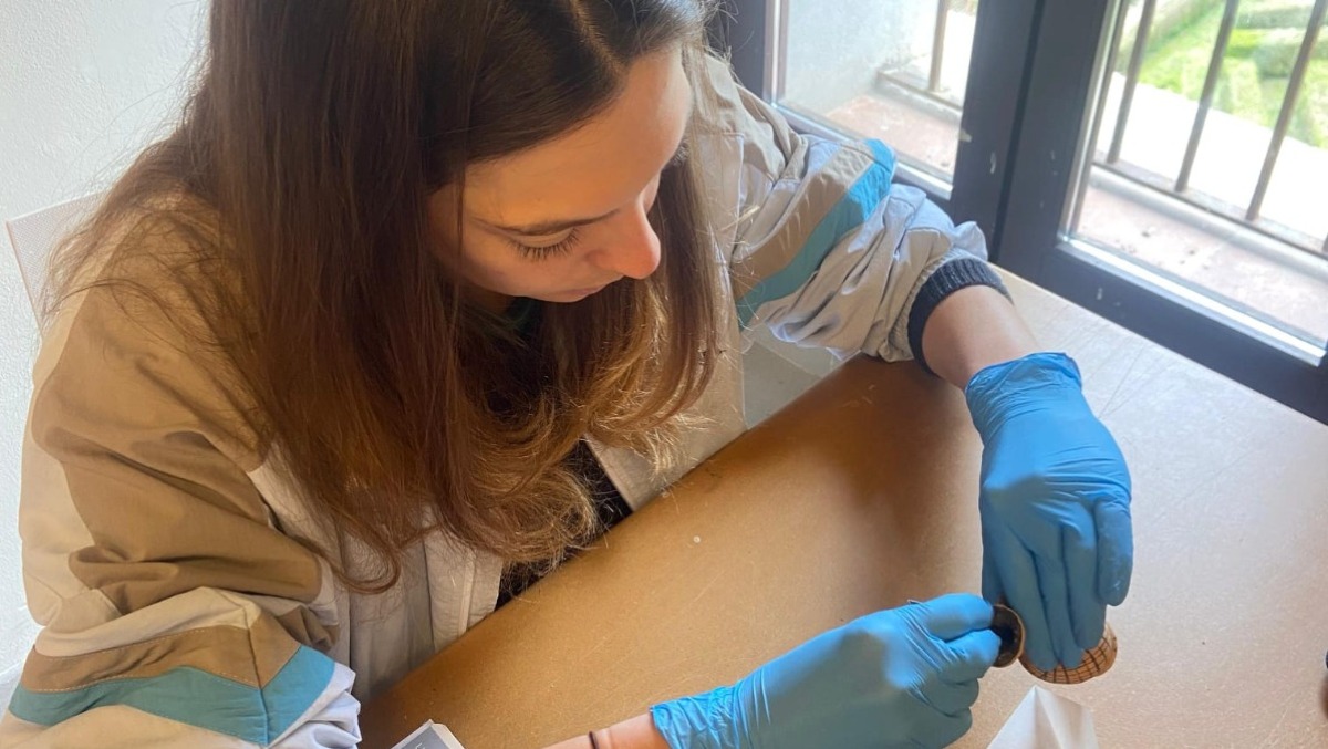 La missione di Sara: a Verucchio la ricercatrice che studia i cosmetici degli Etruschi - 