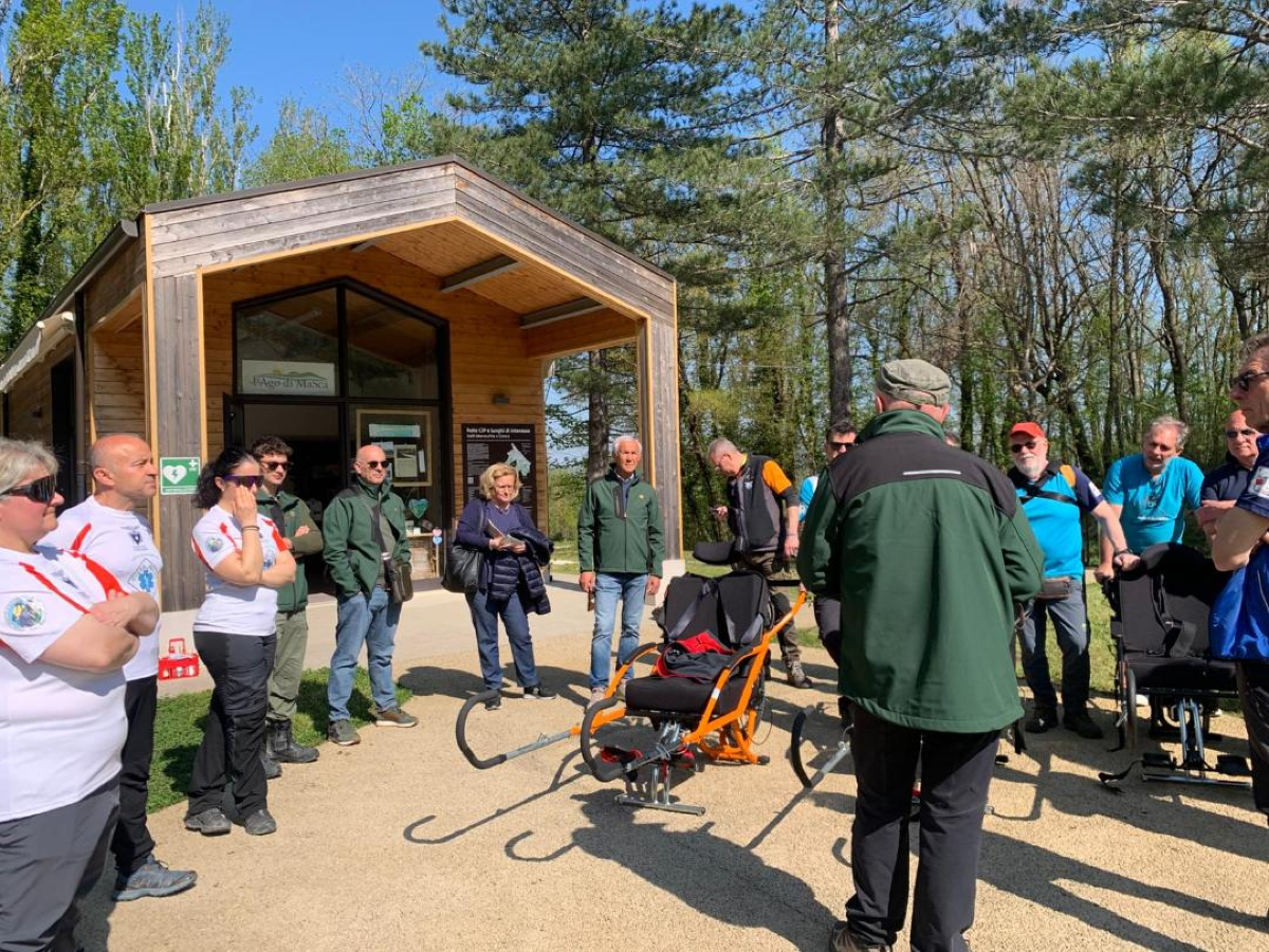 Natura senza barriere: al lago di Andreuccio una giornata dedicata alla Joelette - 