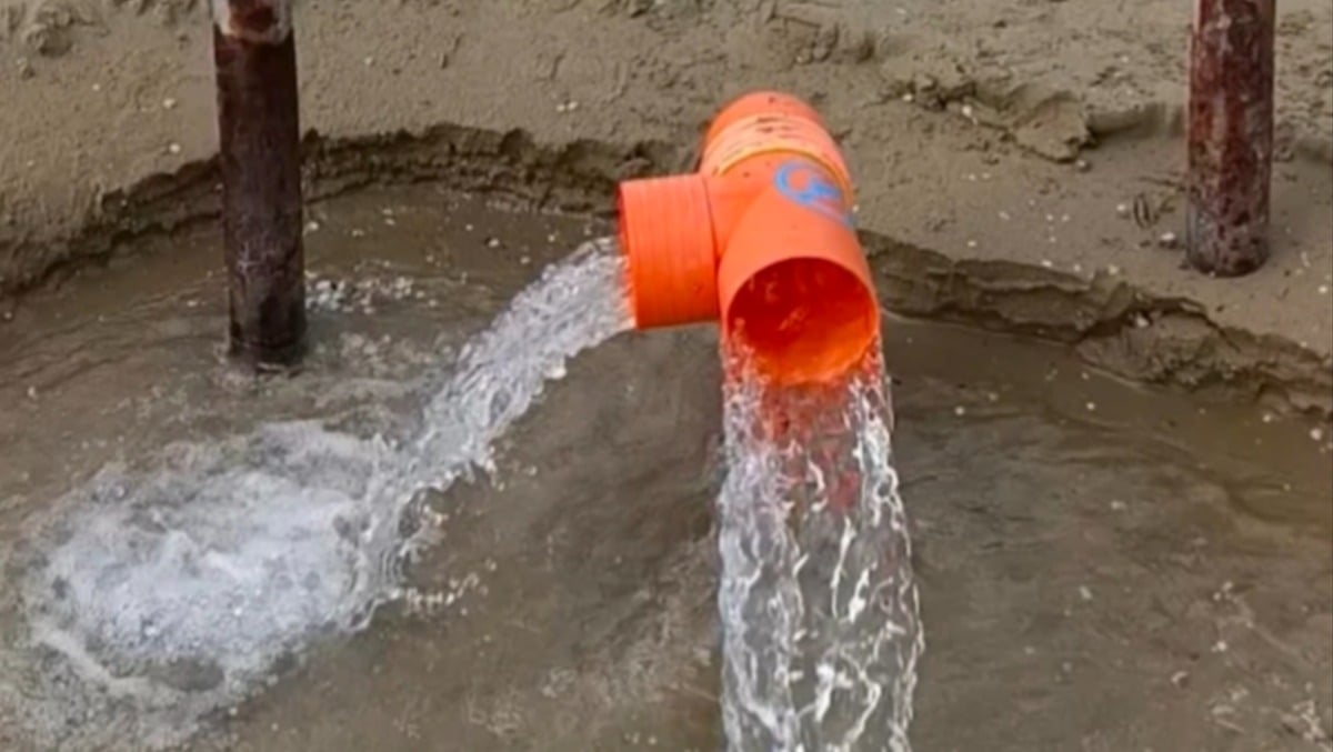 Il Surcioun, il fiume più corto del mondo sulla spiaggia di Viserbella: "Iconico, va valorizzato" - Surcioun di Viserbella