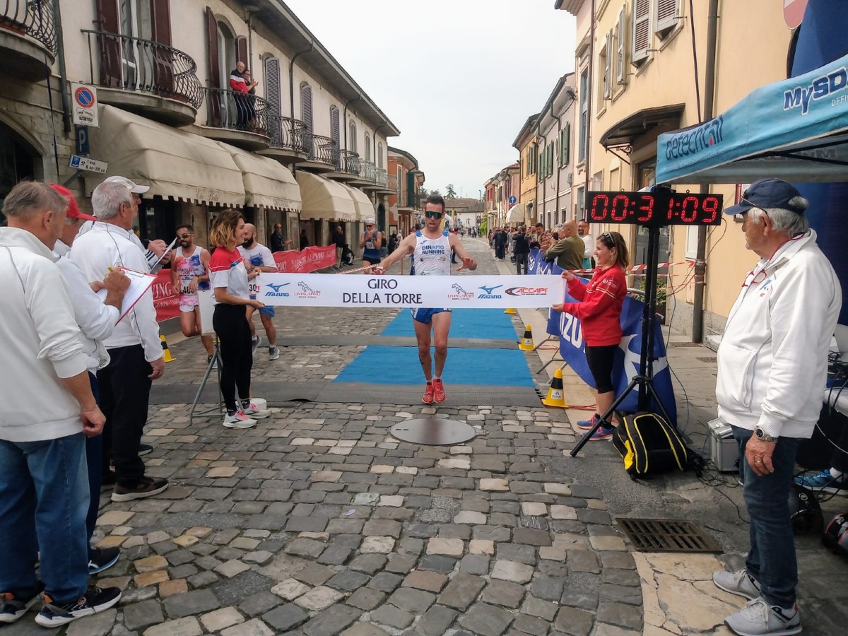 Podismo, a San Mauro Pascoli il 1° maggio torna il Giro della Torre - Foto archivio arrivo De Nicolò