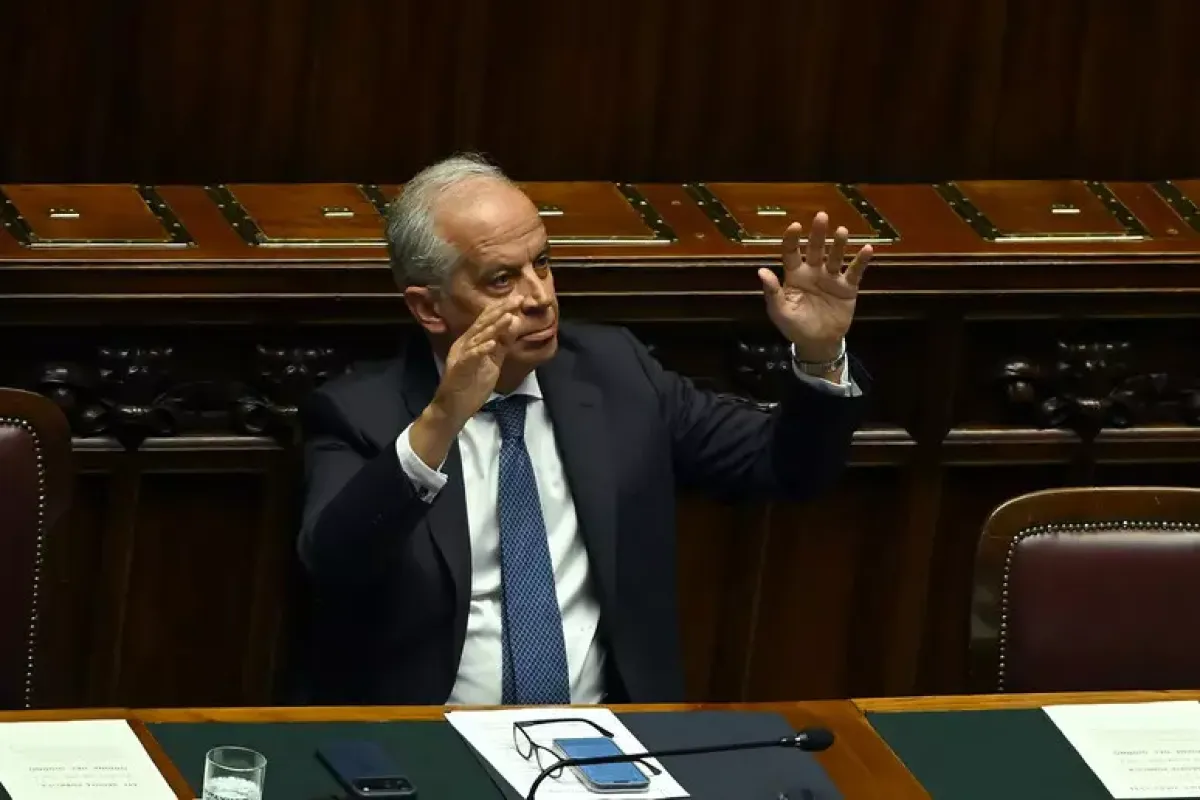 Camera approva la fiducia al decreto Sicurezza tra polemiche e tensioni istituzionali - © Ansa