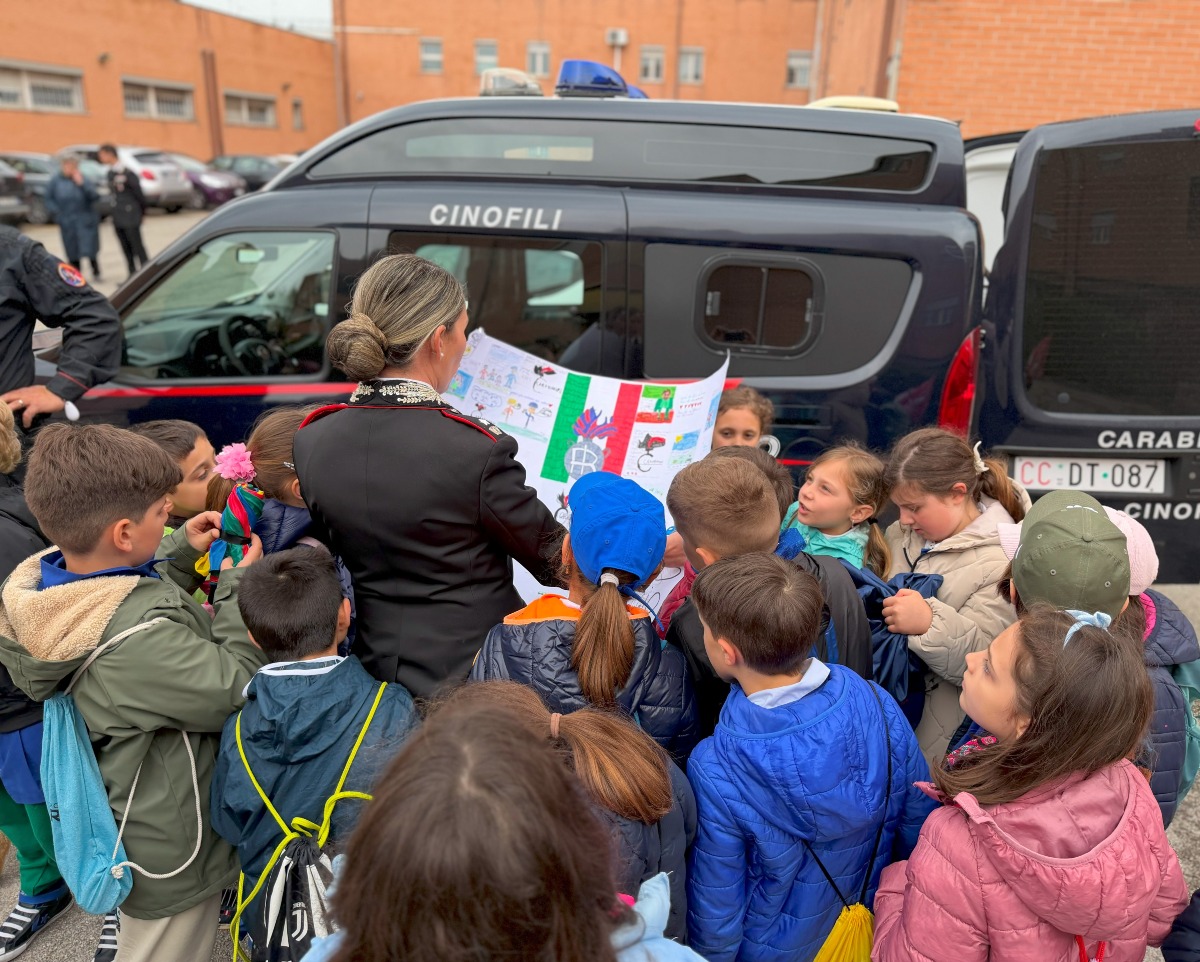 Rimini: oltre 180 bambini in visita ai Carabinieri tra legalità e dimostrazioni operative - 