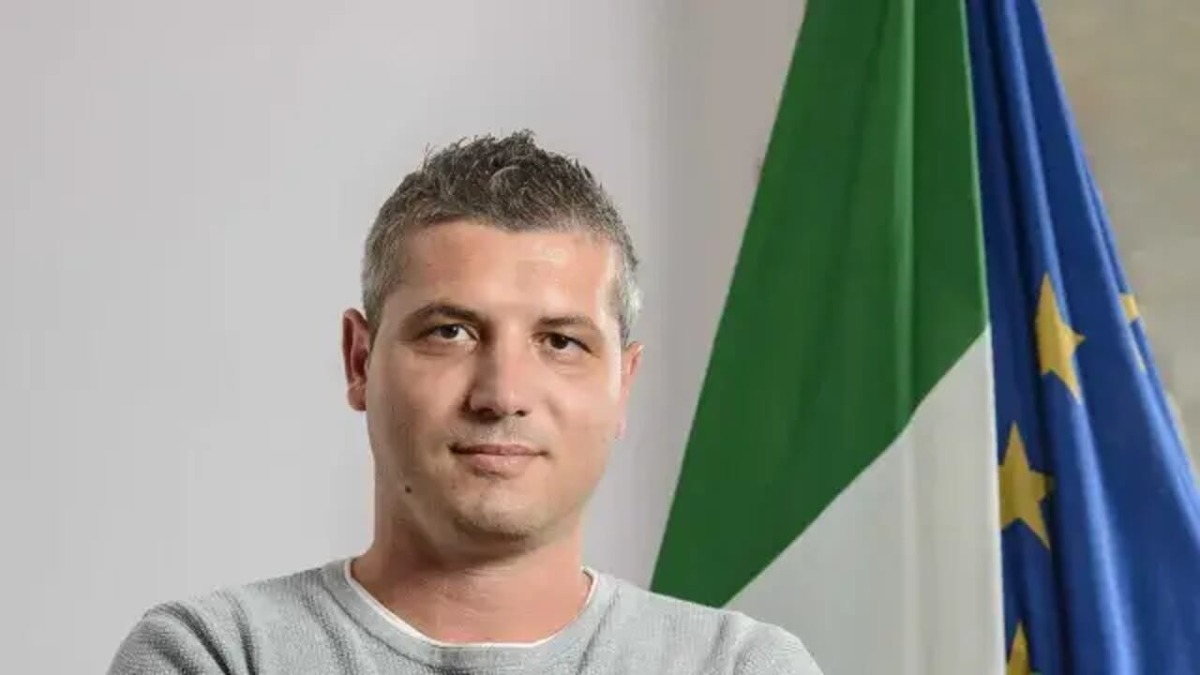 Angelini difende la sua "battaglia" sui campi sportivi: "Rimini, basta mentalità provinciale" - Matteo Angelini, consigliere 3V