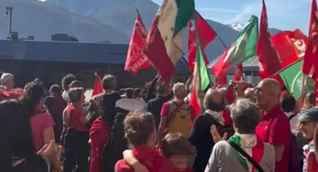 Dongo e Predappio, tensioni dopo il 25 aprile: commemorazioni e saluti romani - 