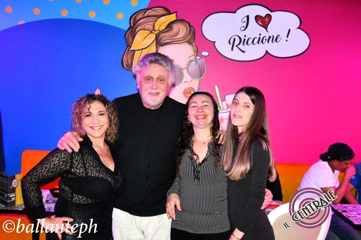 Andrea Roncato conquista il Centrale di Riccione: serata a sorpresa tra applausi e ricordi - Ph Ballante