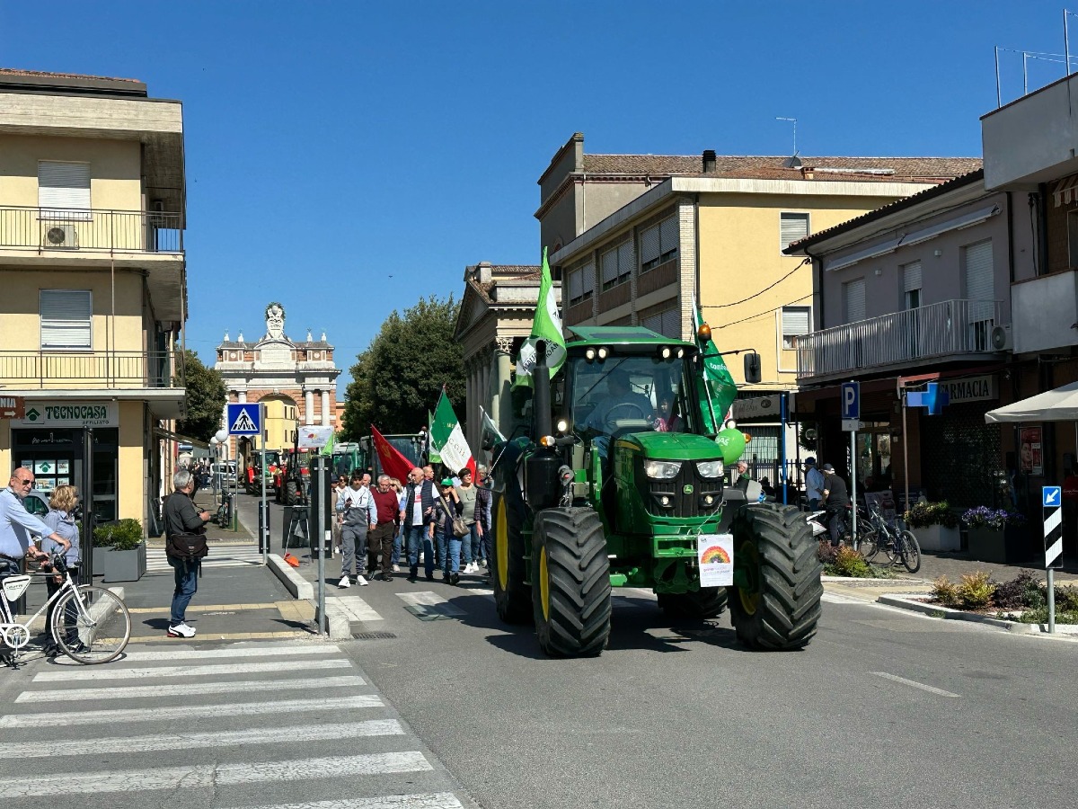 Santarcangelo celebra il lavoro e l'agricoltura: festa del 1° Maggio con ia Romagna - 