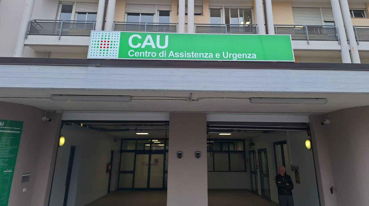 Ausl Romagna difende i Cau: “Calo codici bianchi e verdi, oltre 20mila accessi in meno nei pronto soccorso" - Ingresso del Cau di Santarcangelo