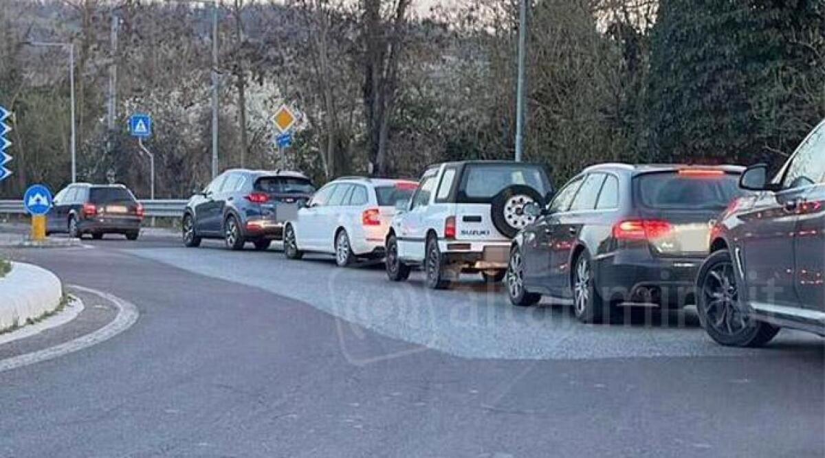 Strada Marecchiese, progetto va avanti: ma modifiche tratta Villa Verucchio-Rimini non convincono - Foto di repertorio, traffico strada Marecchiese 