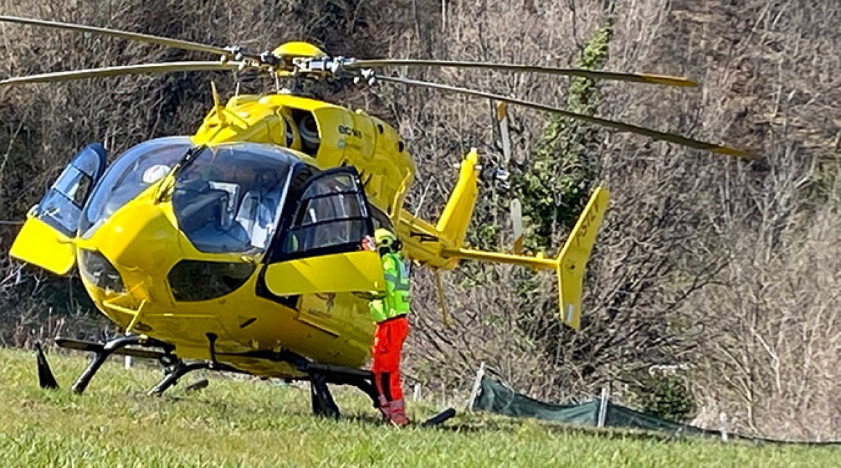 Cade in bici sulla ciclabile a Santa Giustina: ciclista trasportato al Bufalini con l’elisoccorso - repertorio