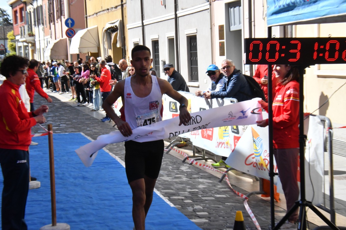 San Mauro Pascoli, il Giro della Torre incanta: Traibi e Coliva firmano l’edizione 46 - Il vincitore (foto Marco Capanna)