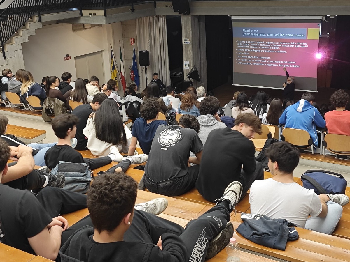 Valma Safe Driving: educazione alla sicurezza stradale e prevenzione delle dipendenze - 