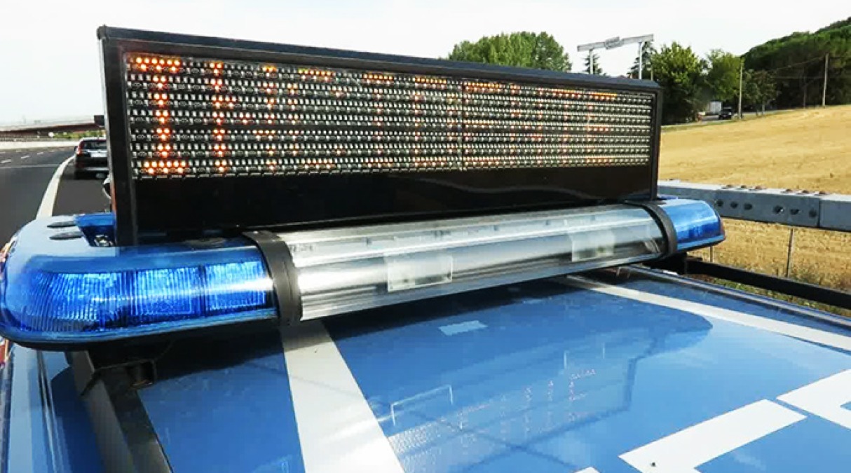 Roma, si ferma per soccorrere un’automobilista: travolto e ucciso sul raccordo anulare - 