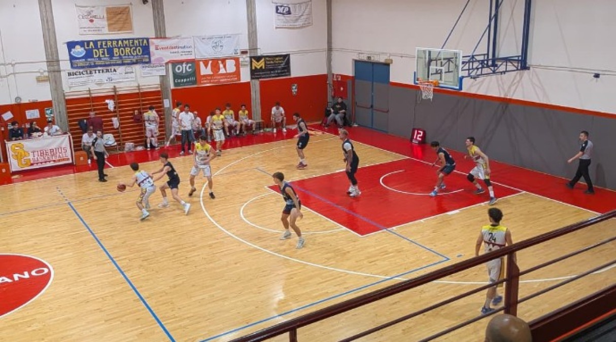Basket DR2, SG Tiberius condanna Riccione alla retrocesisone - Una fase di gioco