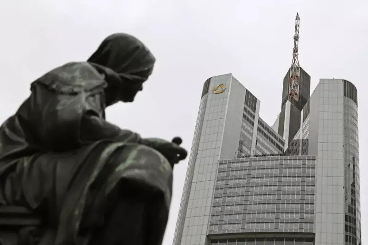 Commerzbank attacca UniCredit: “Piano che smantella la banca” - 