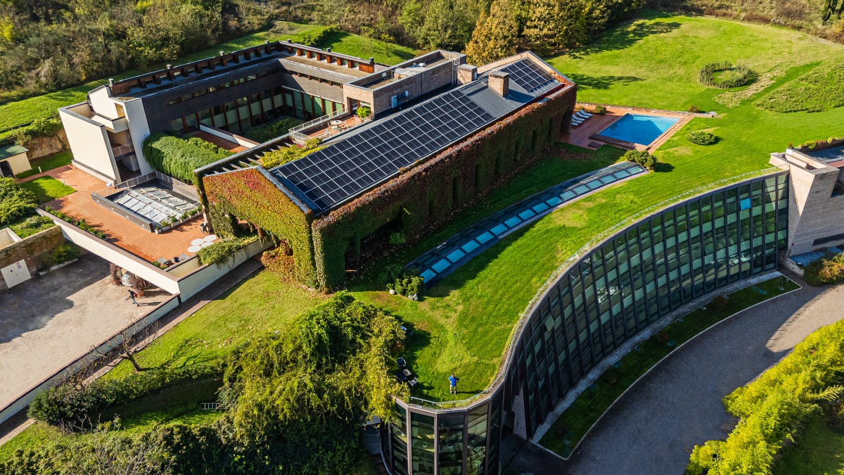 Guerre e caro bollette: le soluzioni con l’energia rinnovabile - Impianto fotovoltaico aziendale di Ubisol