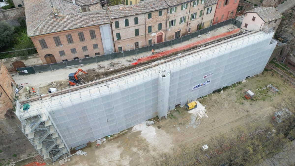 Santarcangelo, superata la fase più delicata dei lavori allo Sferisterio: fine prevista in estate - 