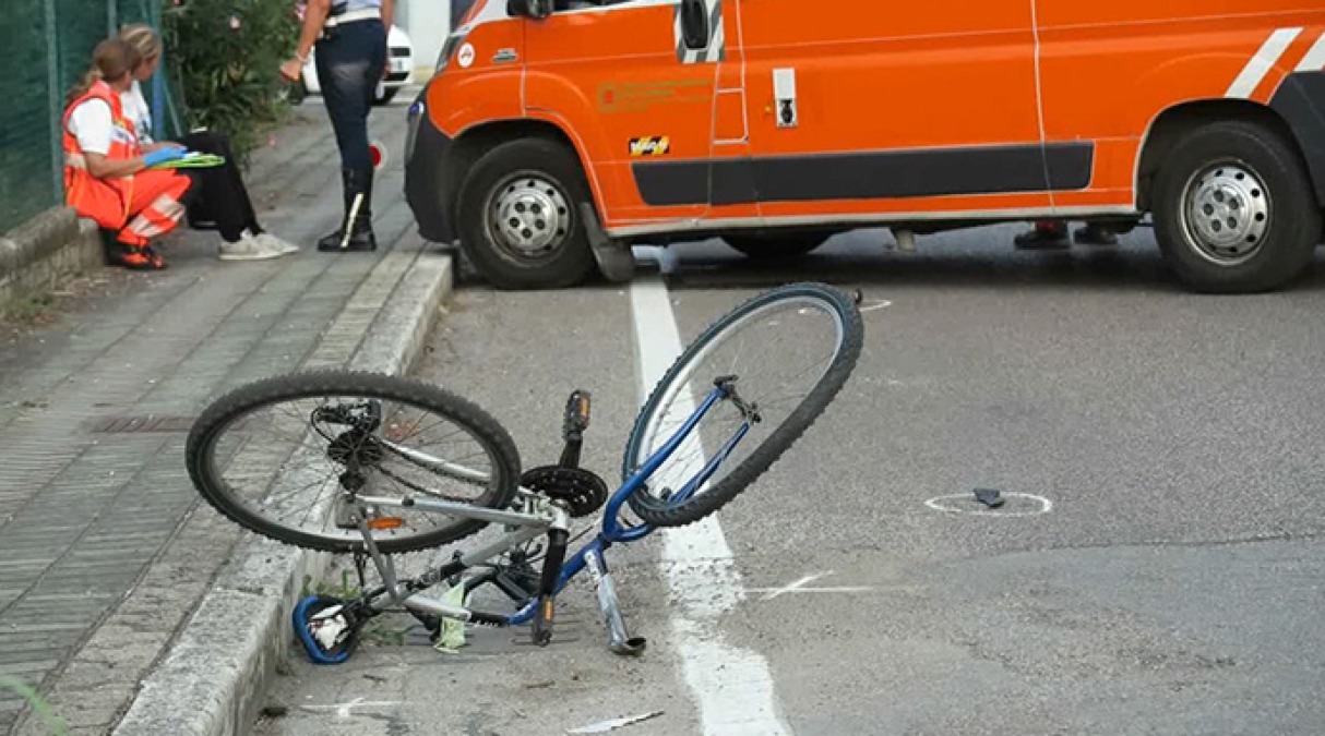 Travolge ciclista e fugge: arrestato 58enne per omicidio stradale - Foto repertorio