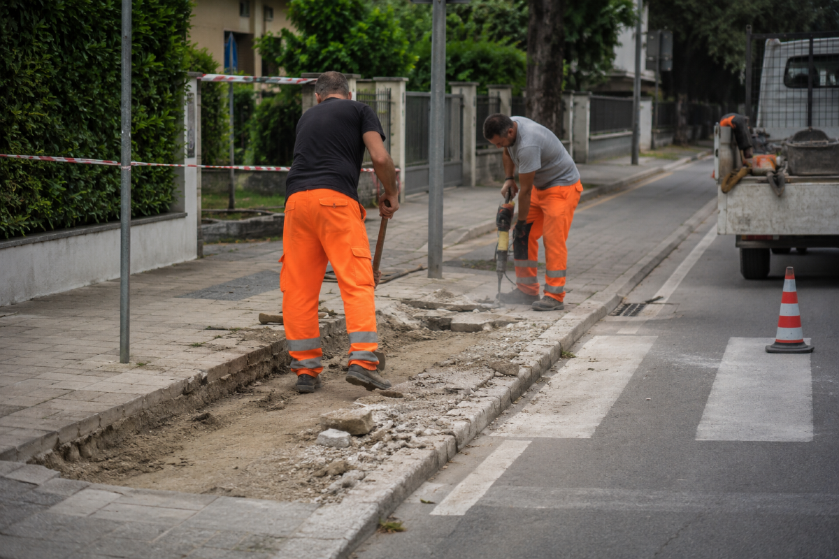 Rimini, stop alle barriere architettoniche: al via otto interventi per una città più inclusiva - Cantiere, marciapiedi, barriere architettoniche REPERTORIO