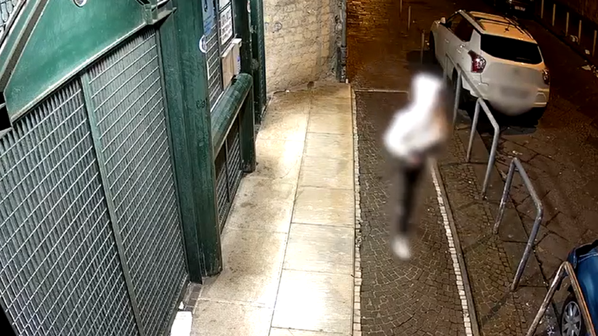 Spara contro caserma dei carabinieri a Napoli: arrestato dopo mesi grazie alle telecamere - © Carabinieri