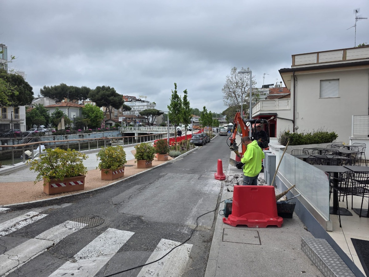 Riccione, lavori di asfaltatura su viale Bellini: scattano chiusure e deviazioni - 