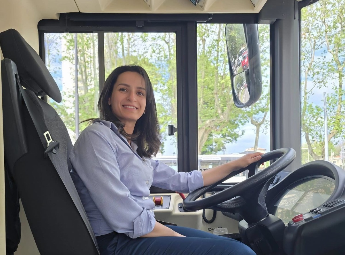Rimini, Yosra alla guida degli autobus: la storia di una mamma che cambia vita con Start Romagna - 