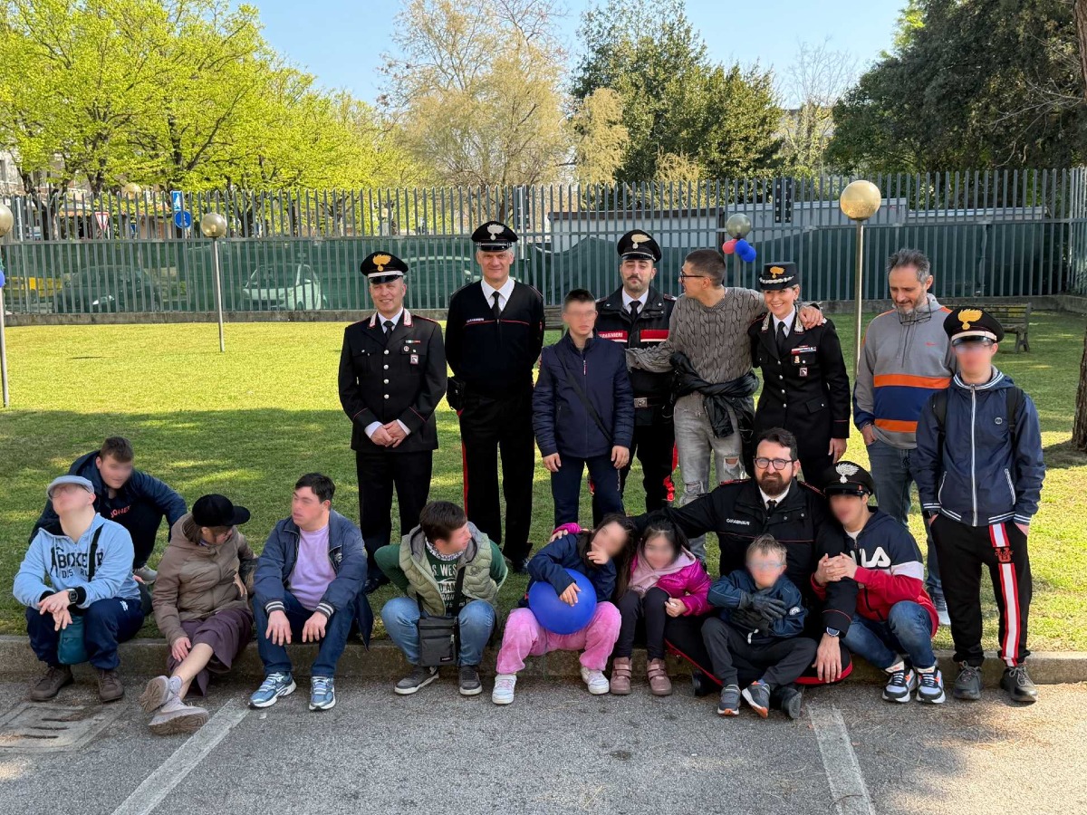 Rimini-Viserba, i Carabinieri aprono la caserma ai ragazzi di “Crescere Insieme” - 